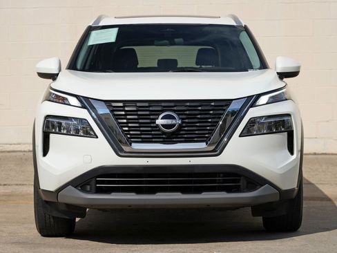 Used 2023 Nissan Rogue SV w/ SV Premium B Package FWD image 6