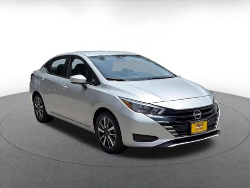 Used 2025 Nissan Versa SV FWD image 3