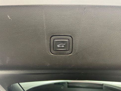 Used 2023 Chevrolet Traverse High Country w/ LPO, Floor Liner Package AWD/4WD image 36