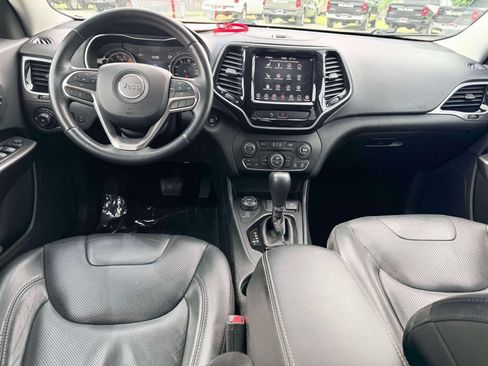 Used 2019 Jeep Cherokee Limited AWD/4WD image 3