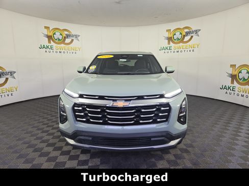 Certified 2026 Chevrolet Equinox LT FWD image 2