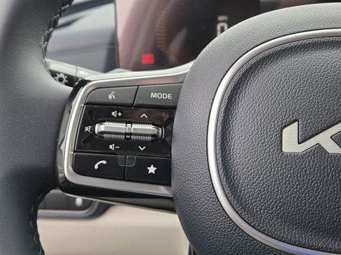 New 2026 Kia Carnival EX image 24