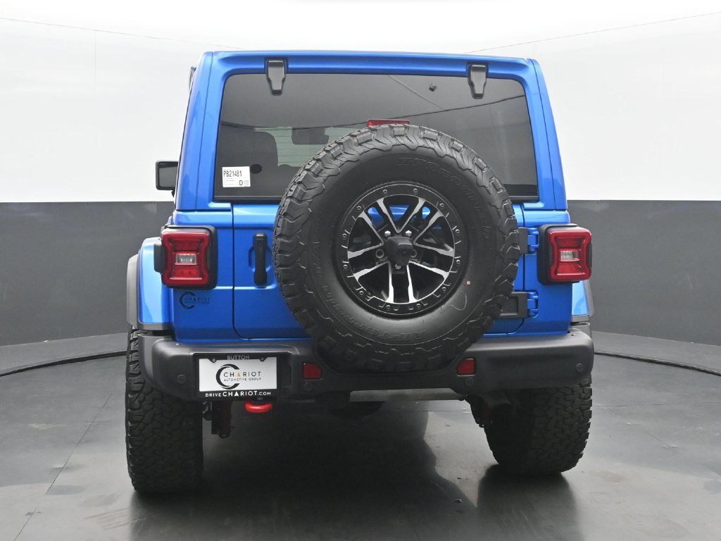 Used 2025 Jeep Wrangler Unlimited Rubicon AWD/4WD image 5