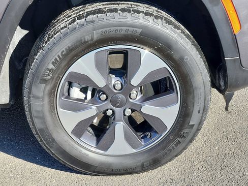 Used 2022 Jeep Grand Cherokee Limited 4xe image 8