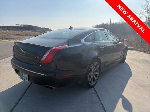Used 2015 Jaguar XJ Base image 3