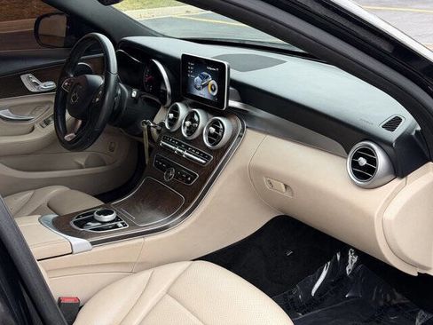 Used 2018 Mercedes-Benz C 300 Sedan image 19