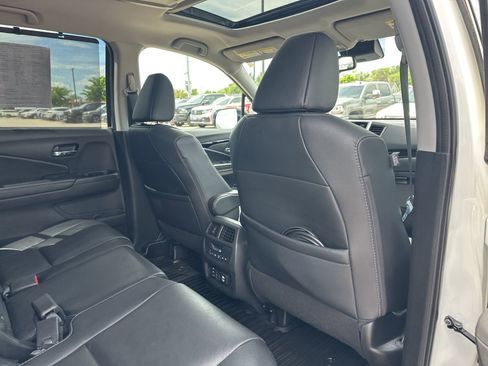 Used 2018 Honda Pilot Touring image 35