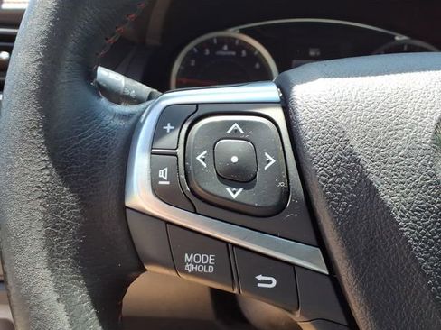 Used 2015 Toyota Camry SE FWD image 16