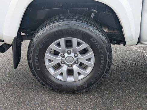 Used 2017 Toyota Tacoma SR5 w/ Tow Package image 27