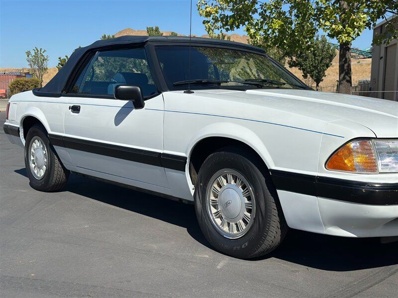 Used 1988 Ford Mustang LX RWD image 28