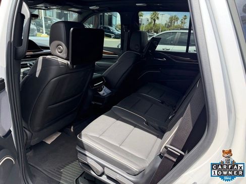Used 2024 Cadillac Escalade Premium Luxury w/ Performance Package AWD/4WD image 12