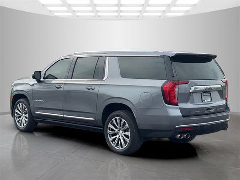 Used 2021 GMC Yukon XL Denali w/ Denali Premium Package image 5