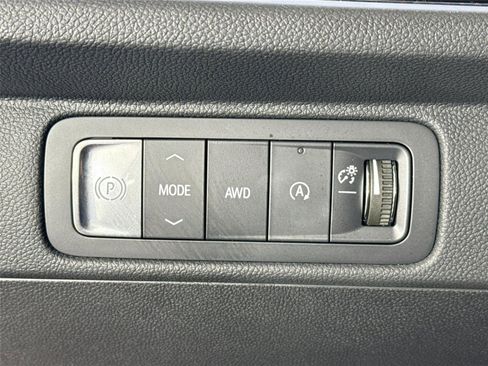 Used 2025 Chevrolet Traverse Z71 w/ Driver Confidence Package AWD/4WD image 16