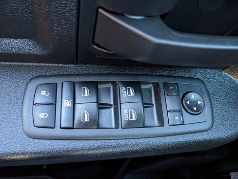 Used 2021 RAM 2500 Tradesman w/ Chrome Appearance Group image 42