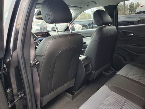 Certified 2025 Chevrolet Trax LT w/ Driver Confidence Package image 13