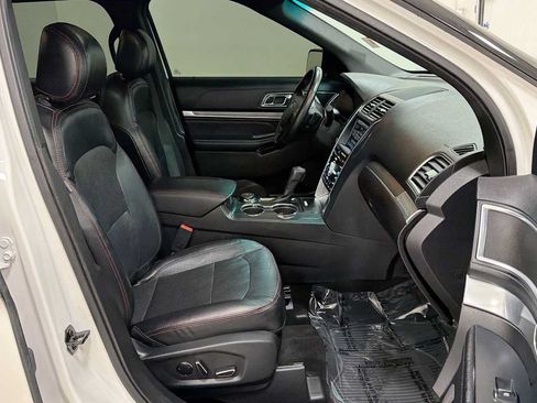 Used 2016 Ford Explorer Sport w/ Equipment Group 401A AWD/4WD image 31