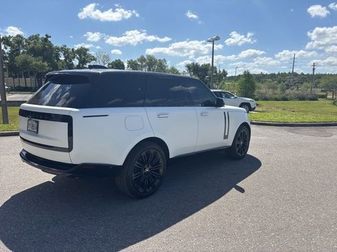 Used 2025 Land Rover Range Rover SE image 7