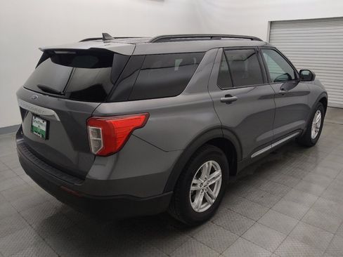 Used 2022 Ford Explorer XLT image 9