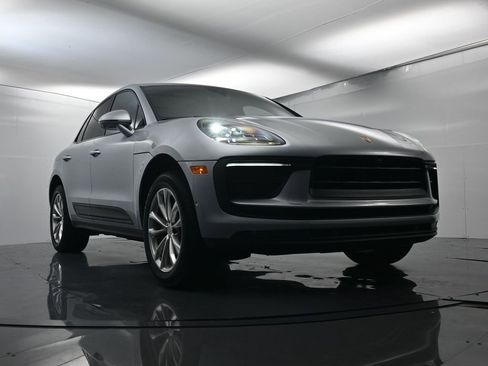 Used 2022 Porsche Macan image 57