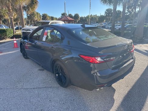 Used 2026 Toyota Camry SE image 5