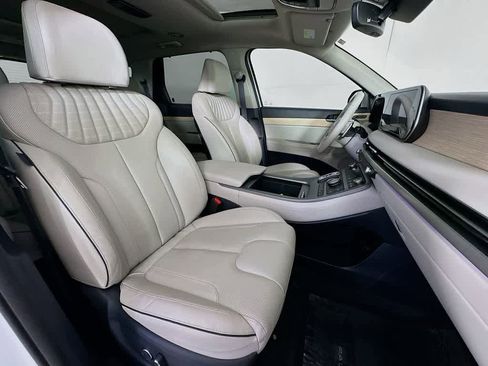 Used 2024 Hyundai Palisade Limited image 14