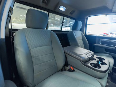 Used 2017 RAM 1500 Express RWD image 23