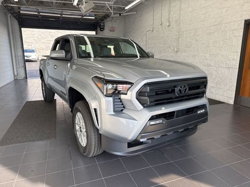 New 2026 Toyota Tacoma SR5 image 2