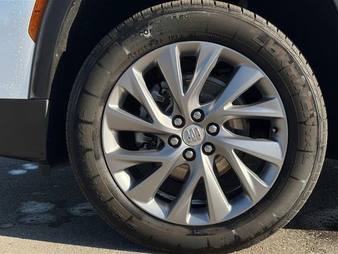 Used 2025 Buick Enclave Preferred FWD image 12
