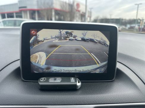 Used 2016 MAZDA MAZDA3 i Touring image 13