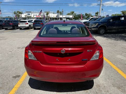 Used 2014 Nissan Versa SV FWD image 5