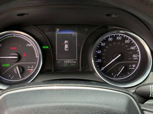 Used 2020 Toyota Camry LE w/ Sunroof Package FWD image 21
