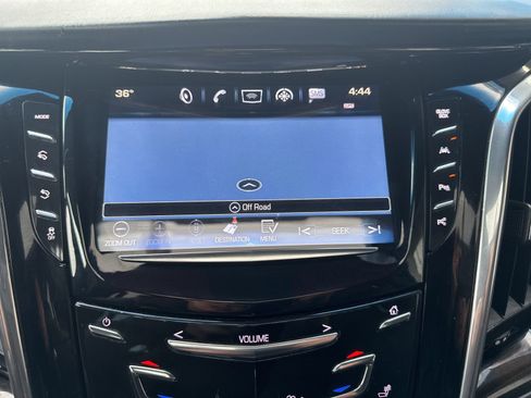 Used 2017 Cadillac Escalade ESV Platinum image 28