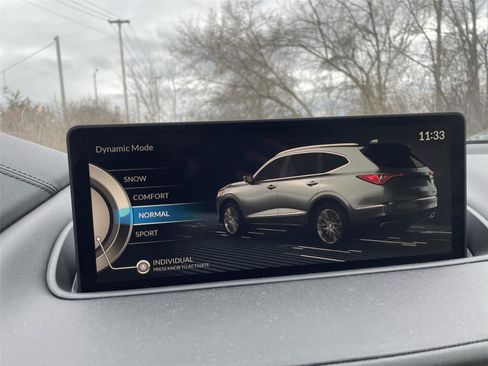 Used 2023 Acura MDX SH-AWD w/ Technology Package image 36