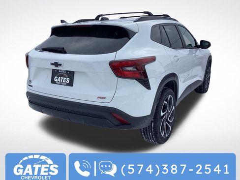Used 2025 Chevrolet Trax RS w/ Sunroof Package image 10