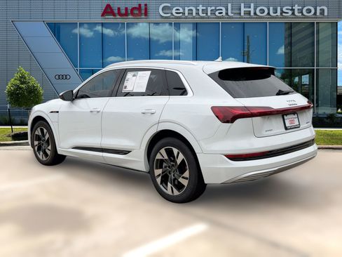 Used 2022 Audi e-tron Premium w/ Interior Protection Package image 3