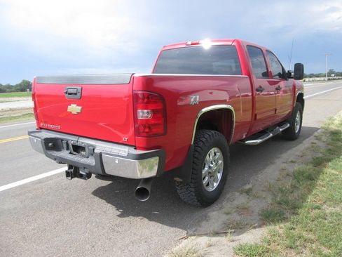 Used 2011 Chevrolet Silverado 2500 LT w/ Interior Plus Package AWD/4WD image 5