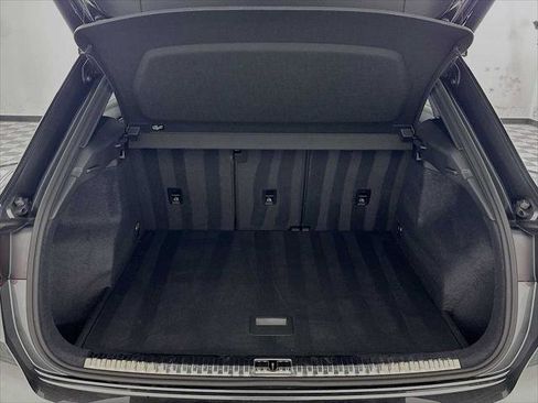 Certified 2025 Audi Q3 2.0T Premium Plus w/ Premium Plus Package AWD/4WD image 24