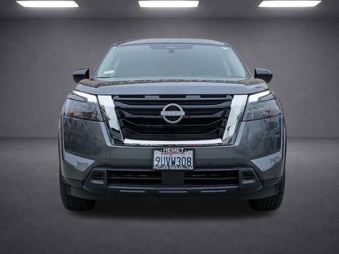 Used 2025 Nissan Pathfinder S image 9