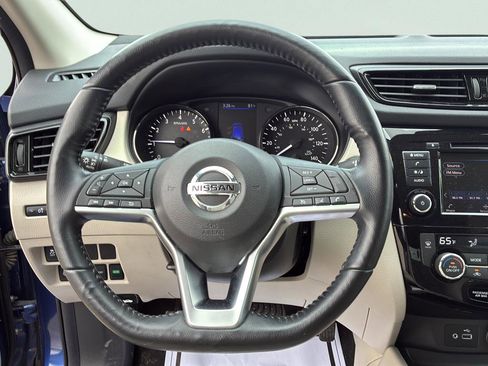 Used 2021 Nissan Rogue Sport SV image 28