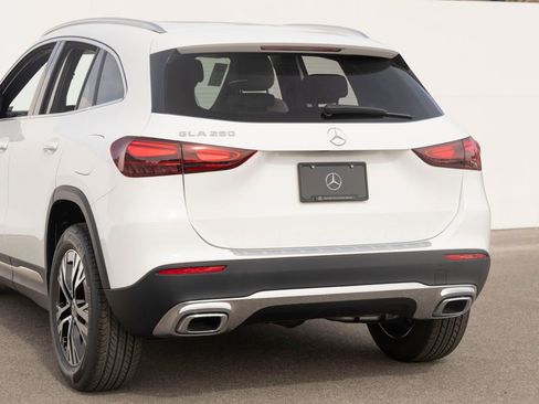 Used 2026 Mercedes-Benz GLA 250 image 3