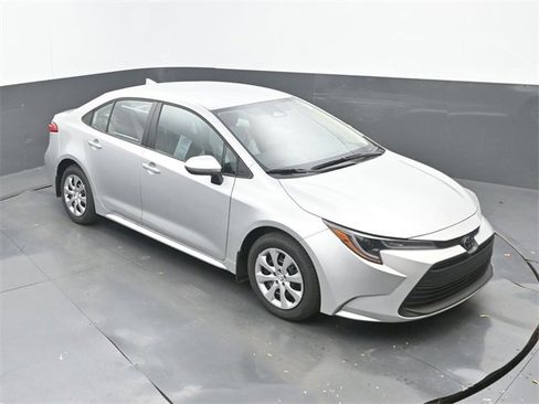 Used 2026 Toyota Corolla LE image 27