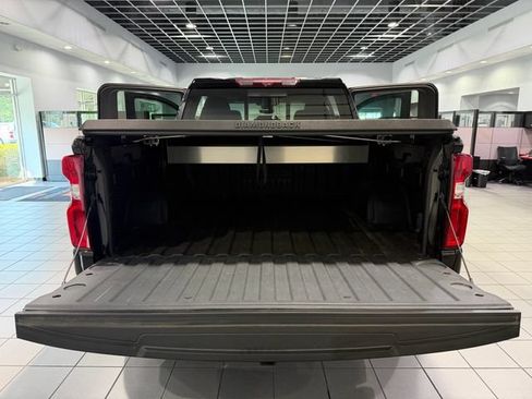 Used 2024 Chevrolet Silverado 1500 High Country w/ Technology Package AWD/4WD image 10