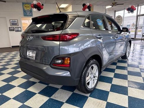 Used 2021 Hyundai Kona SE image 7