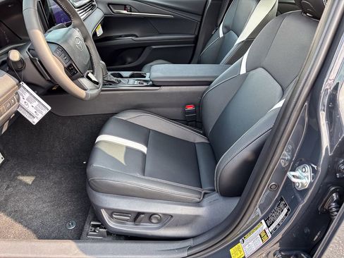 New 2025 Toyota Camry SE image 10