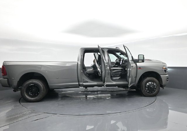 New 2026 RAM 3500 Laramie AWD/4WD image 69