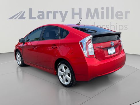 Used 2013 Toyota Prius Five FWD image 3