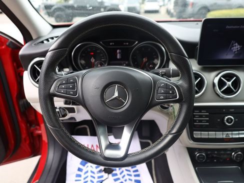 Used 2018 Mercedes-Benz GLA 250 4MATIC image 13