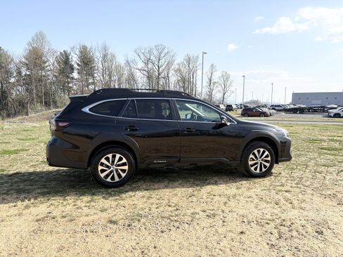 Certified 2025 Subaru Outback Premium AWD/4WD image 8