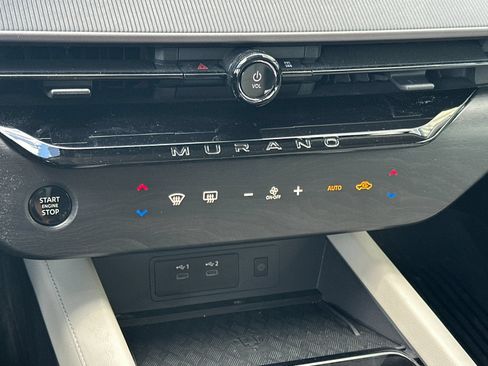 Used 2025 Nissan Murano SV AWD/4WD image 19