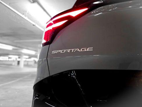 Used 2026 Kia Sportage SX image 10